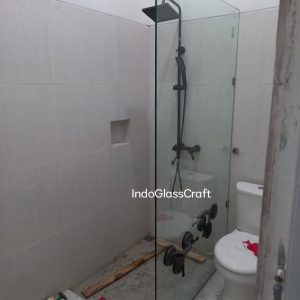 kaca tempered kamar mandi