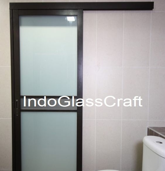 Pintu geser aluminium kamar mandi