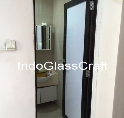 Pintu kamar mandi aluminium minimalis