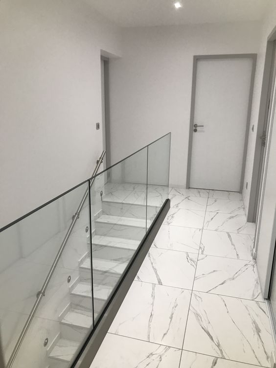 railing tangga kaca tempered